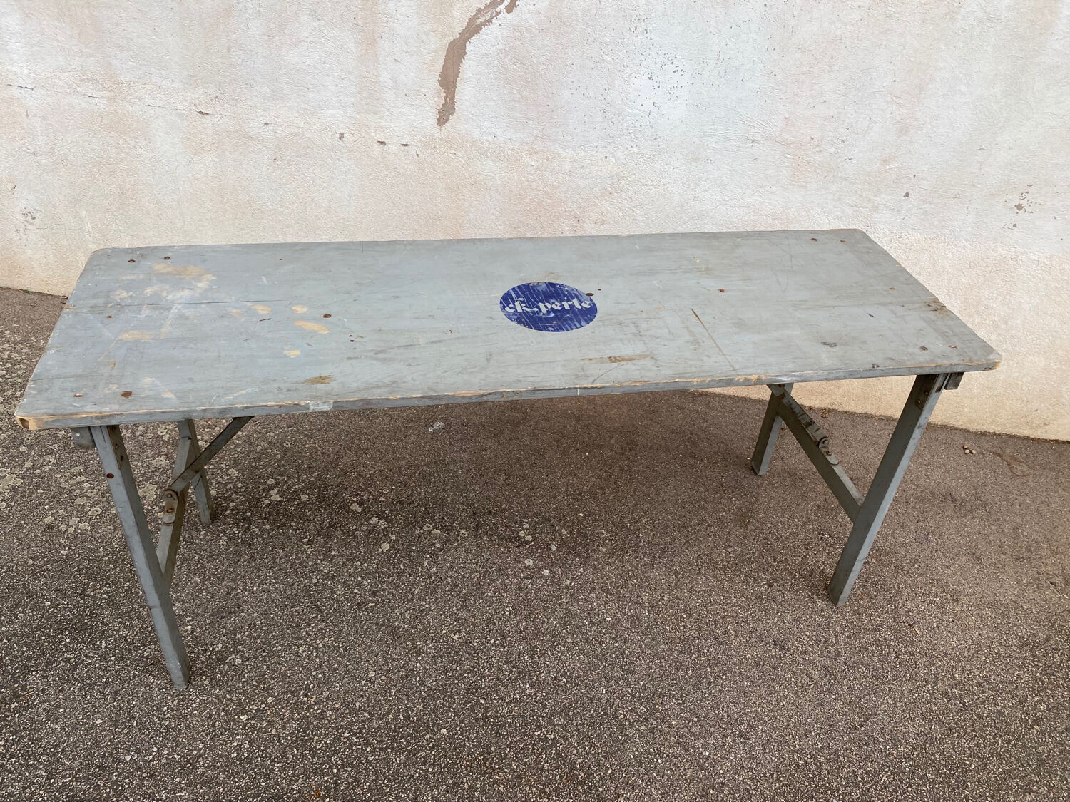 All-wood brasserie table