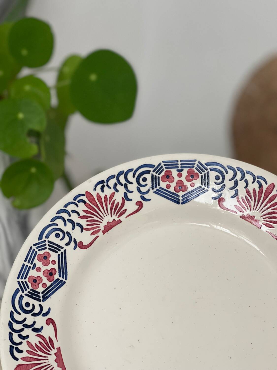 Choisy Le Roi iron earth plate