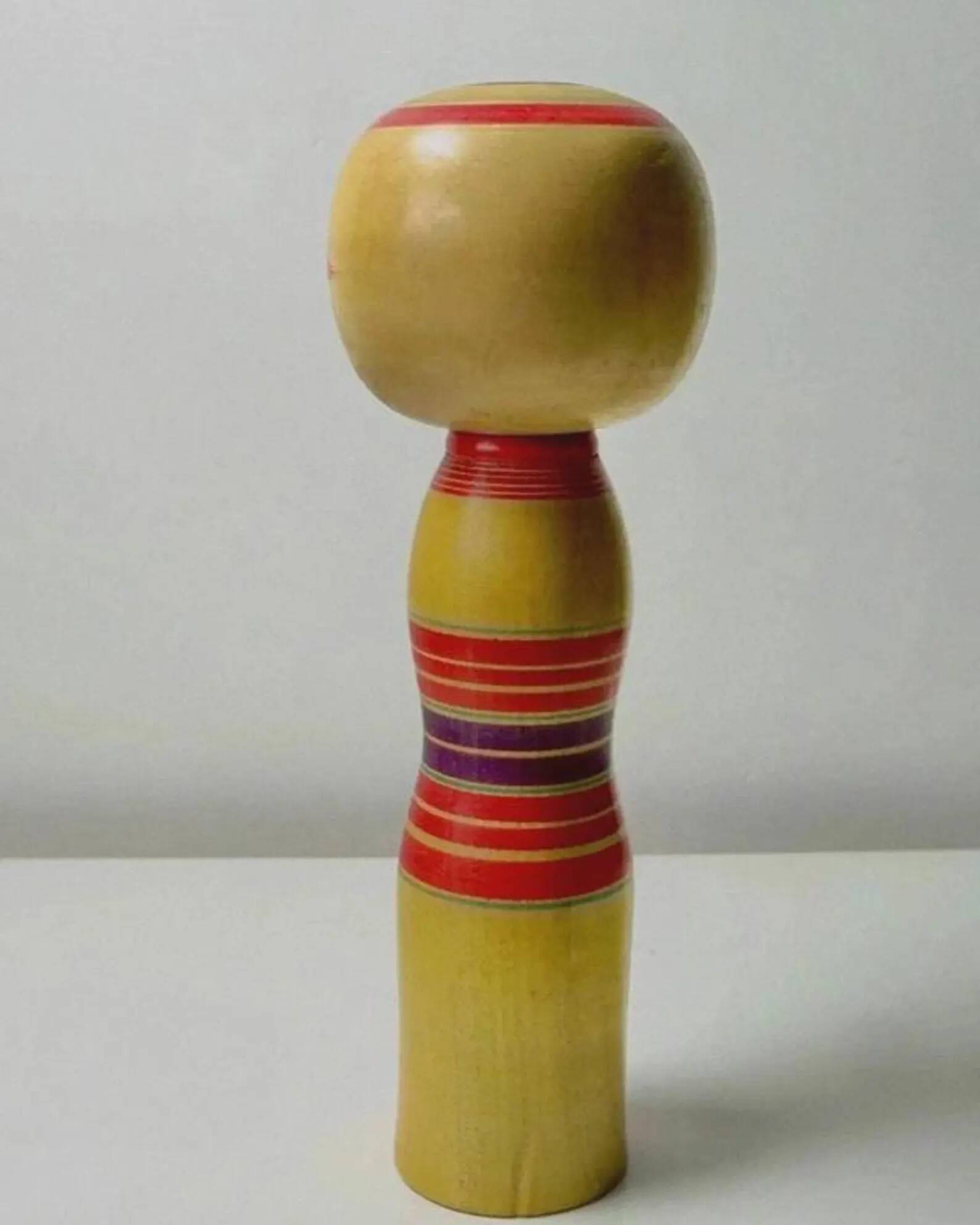 Vintage Japanese Kokeshi doll Naruko signed - Antique turned wood figurine craftsmanship Japan - Collectible item from the Showa period (1926–1989)