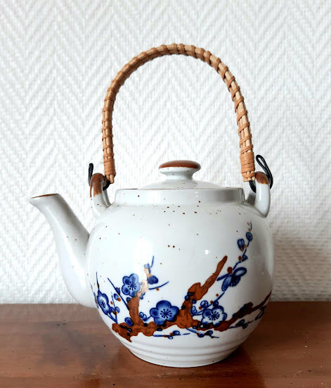 Japanese stoneware tea set