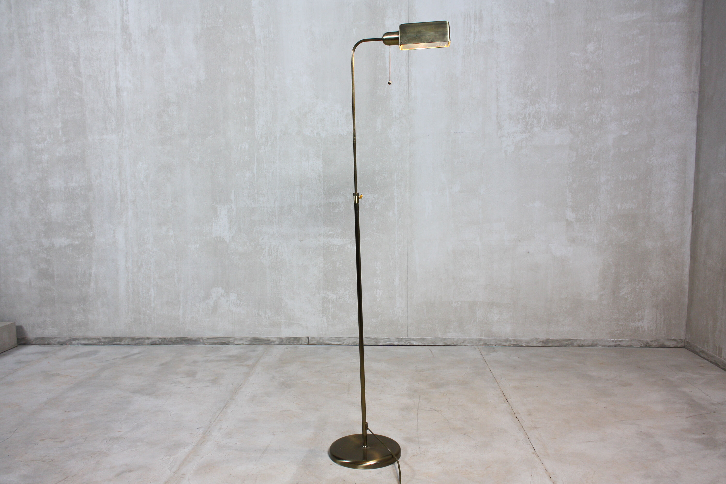 Portuguese brass floor lamp, 1970