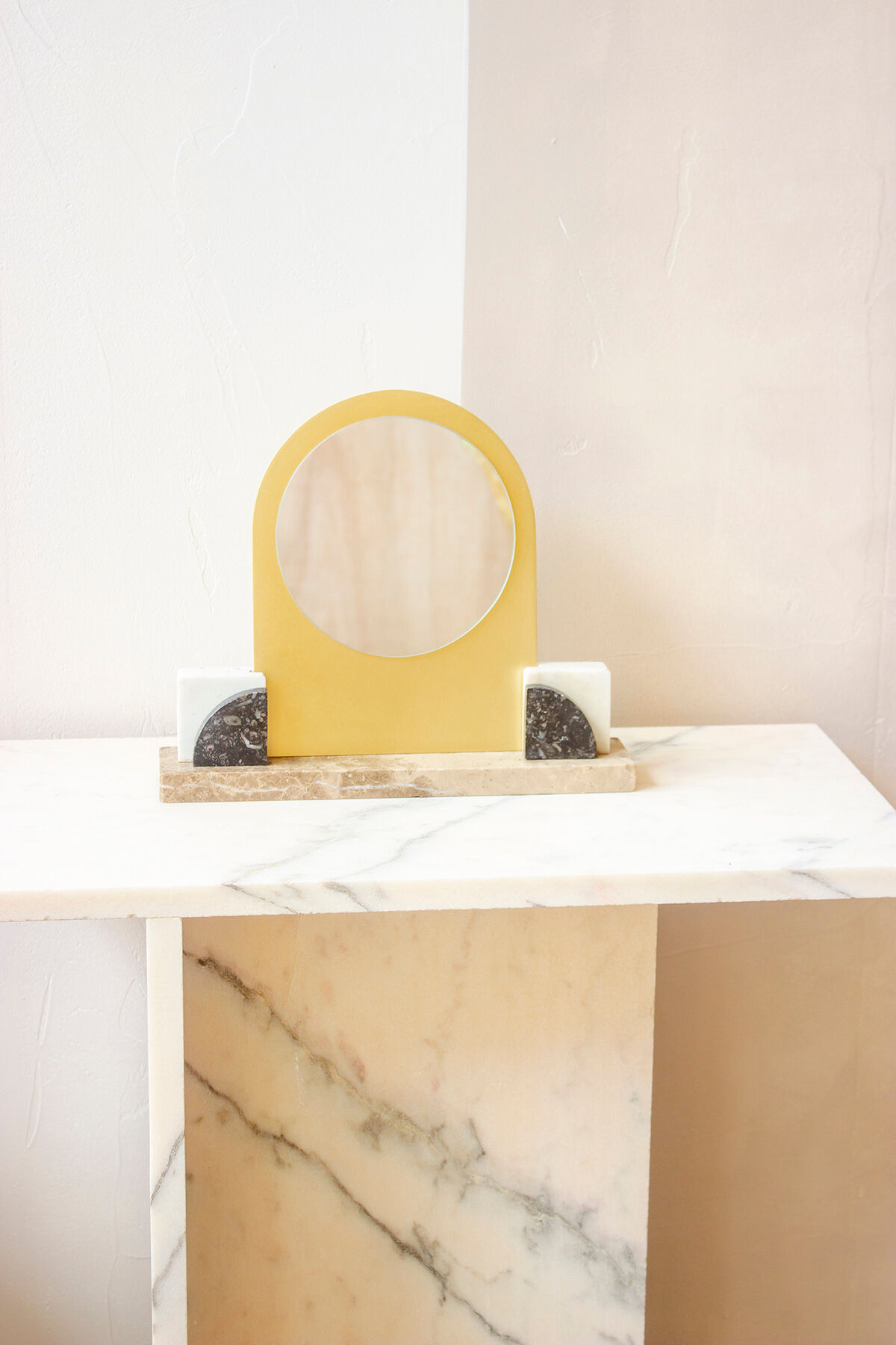Mirror on base in brass and marble 3 colors