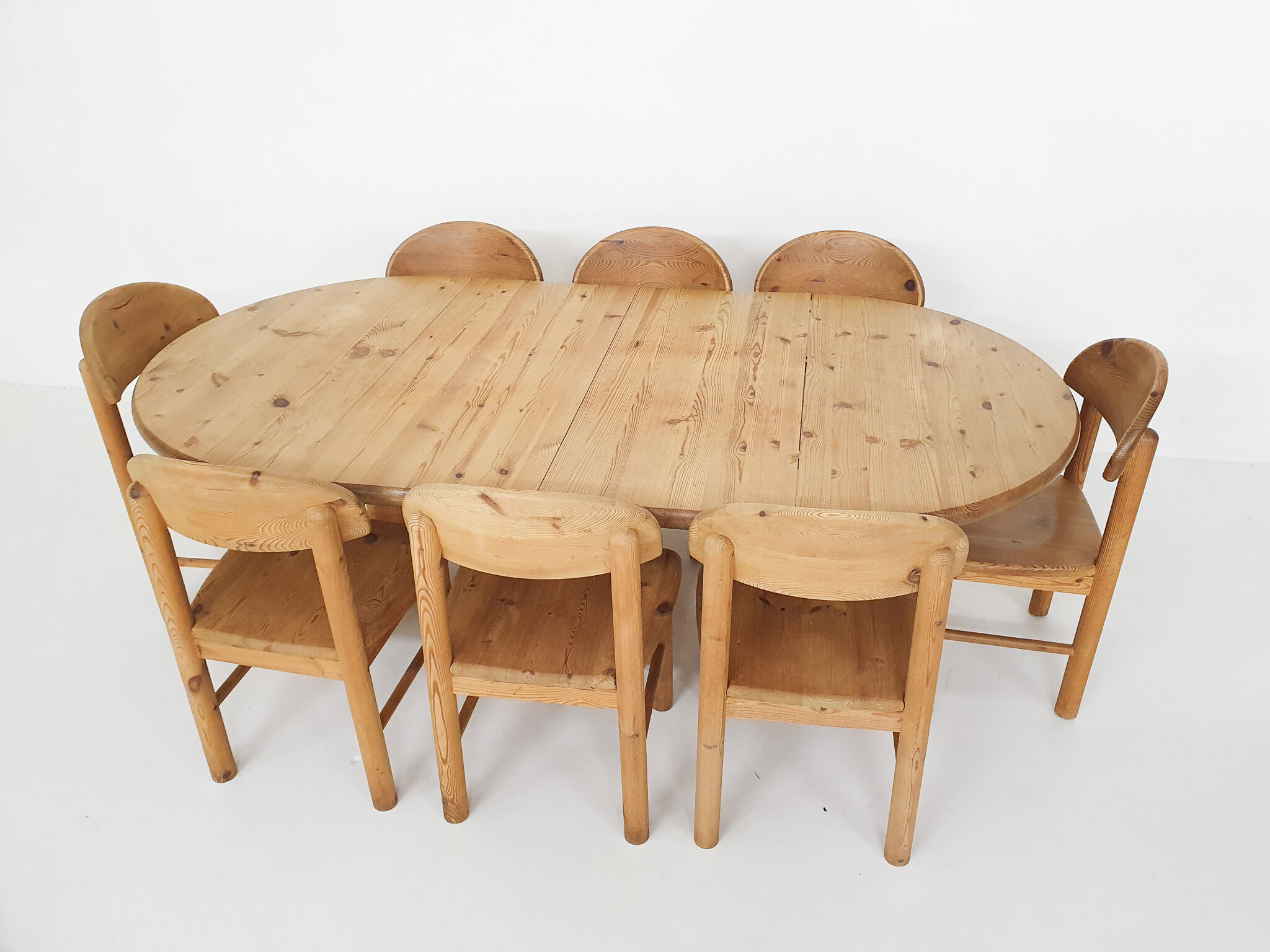Large pinewood extendable dining table1970's