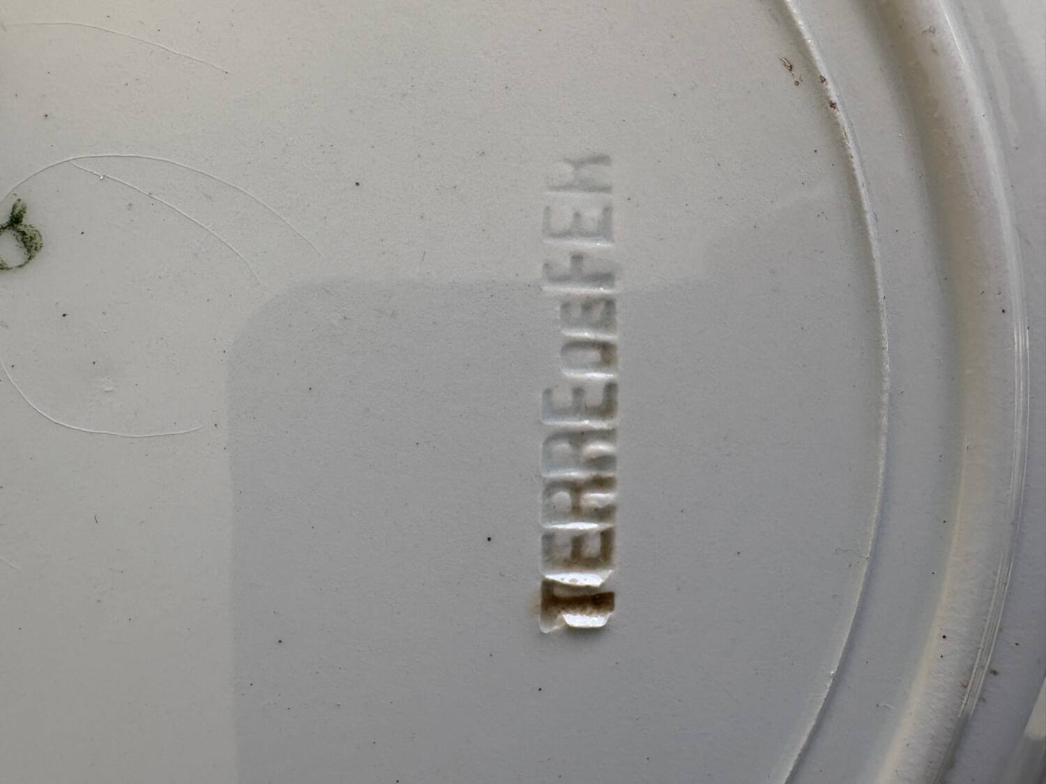 4 St Amand iron earth flat plates