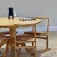 Table à manger circulaire en orme des années 50 et 4 chaises en rotin, ensemble original des années 1960.