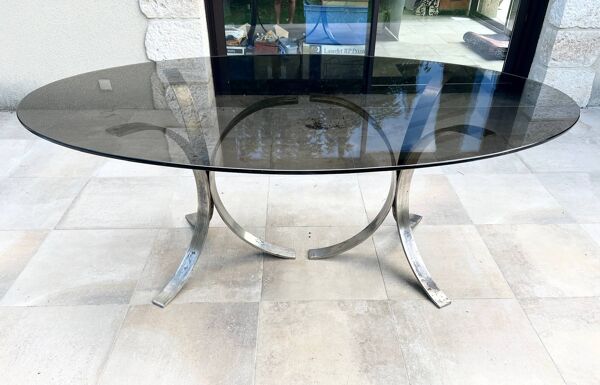 Table de salle à mangé ovale 1960 - 1970 plateau verre fumé et pied chromé