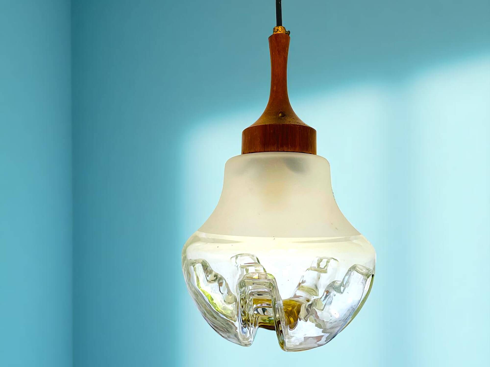 Glass hanging lamp