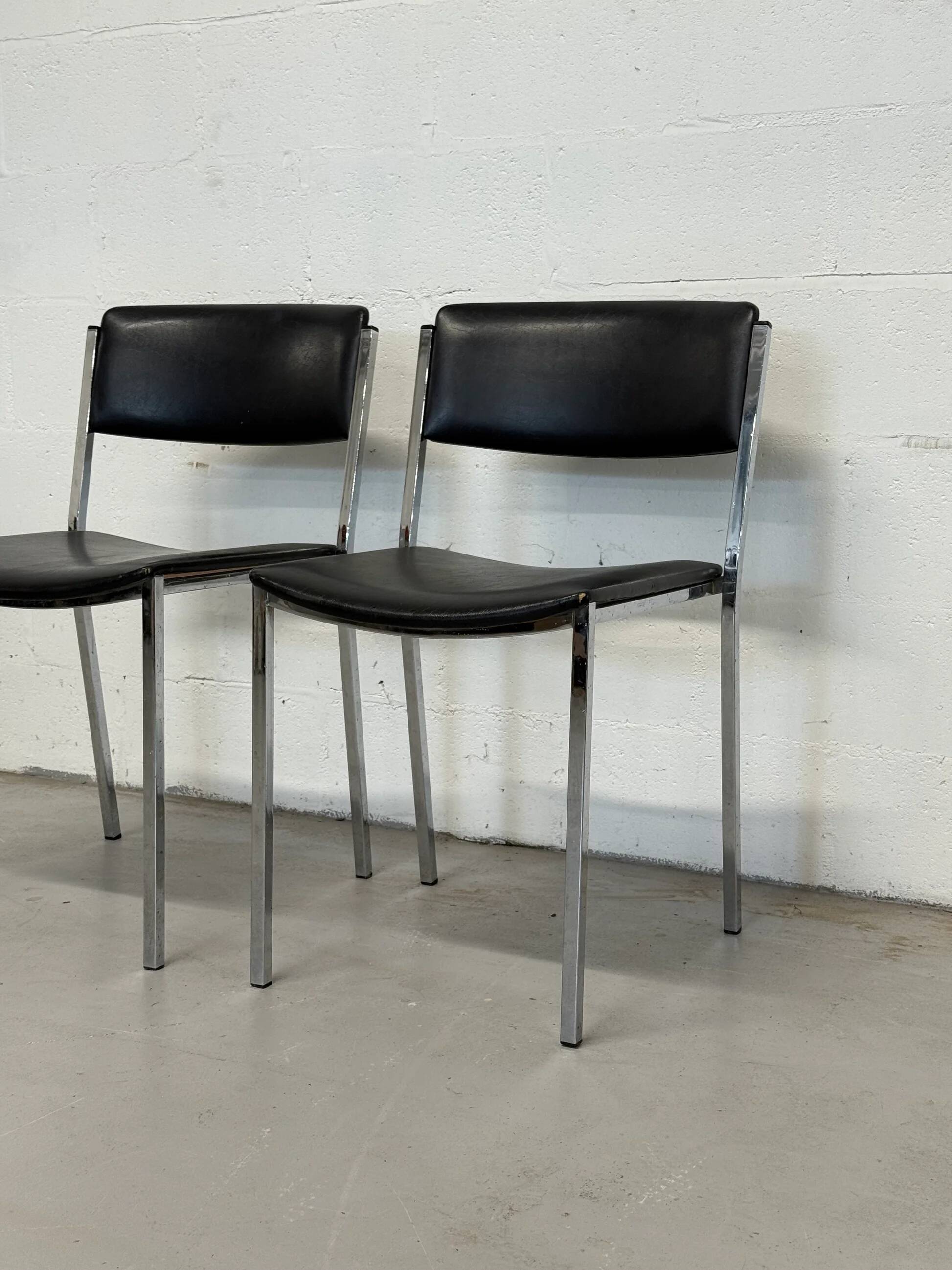 Paire de chaises Mauser, signées
