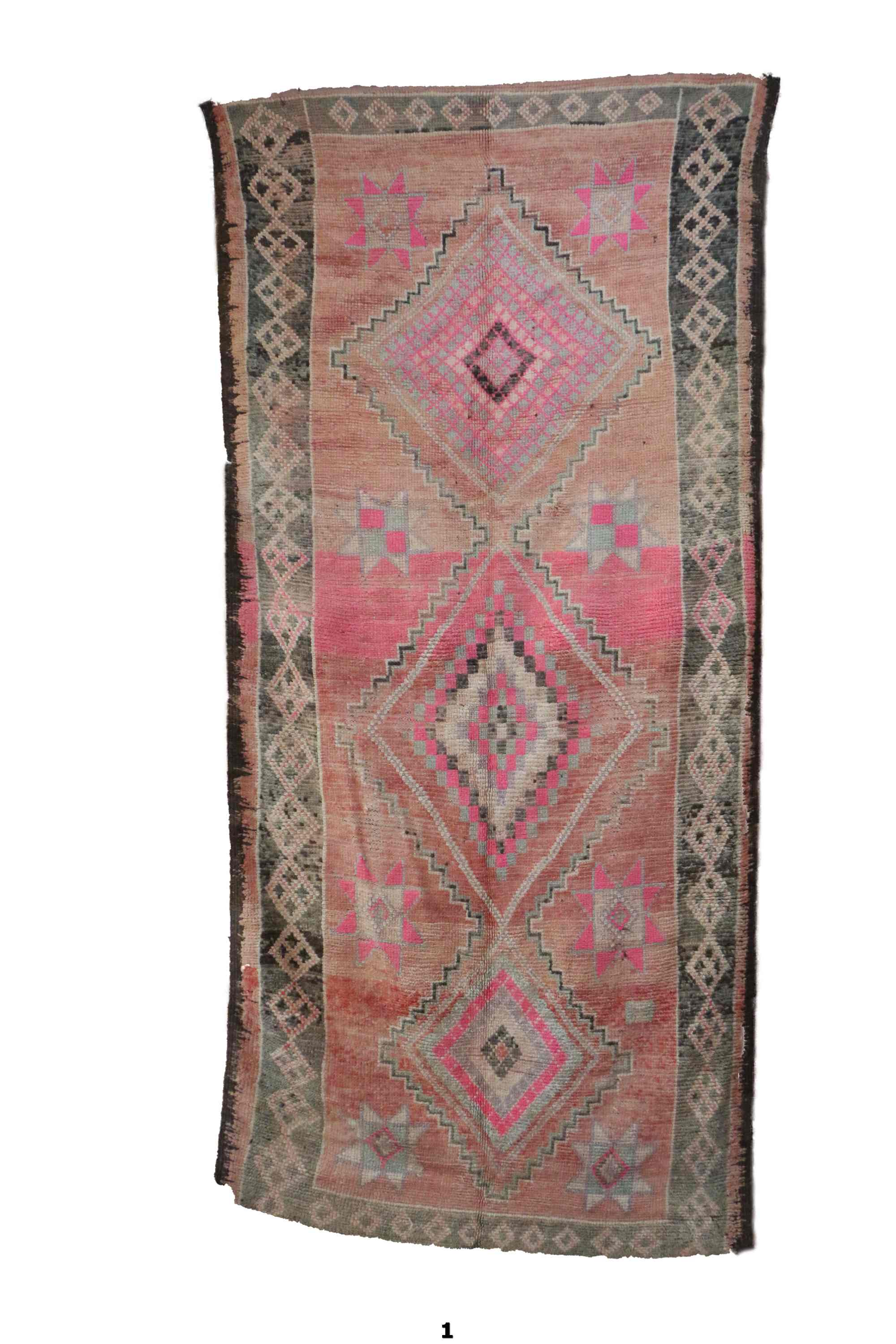 Moroccan pink carpet 146 x 322 cm
