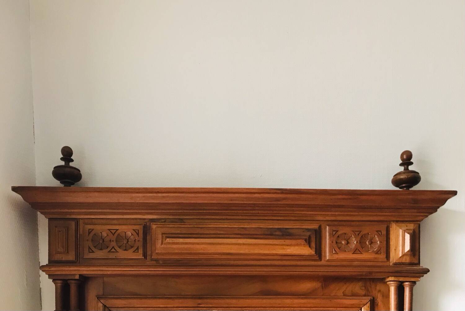 Miroir trumeau en chêne et miroir biseauté