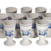 12 mazagrans vintage en faïence, décor fleuri bleu.