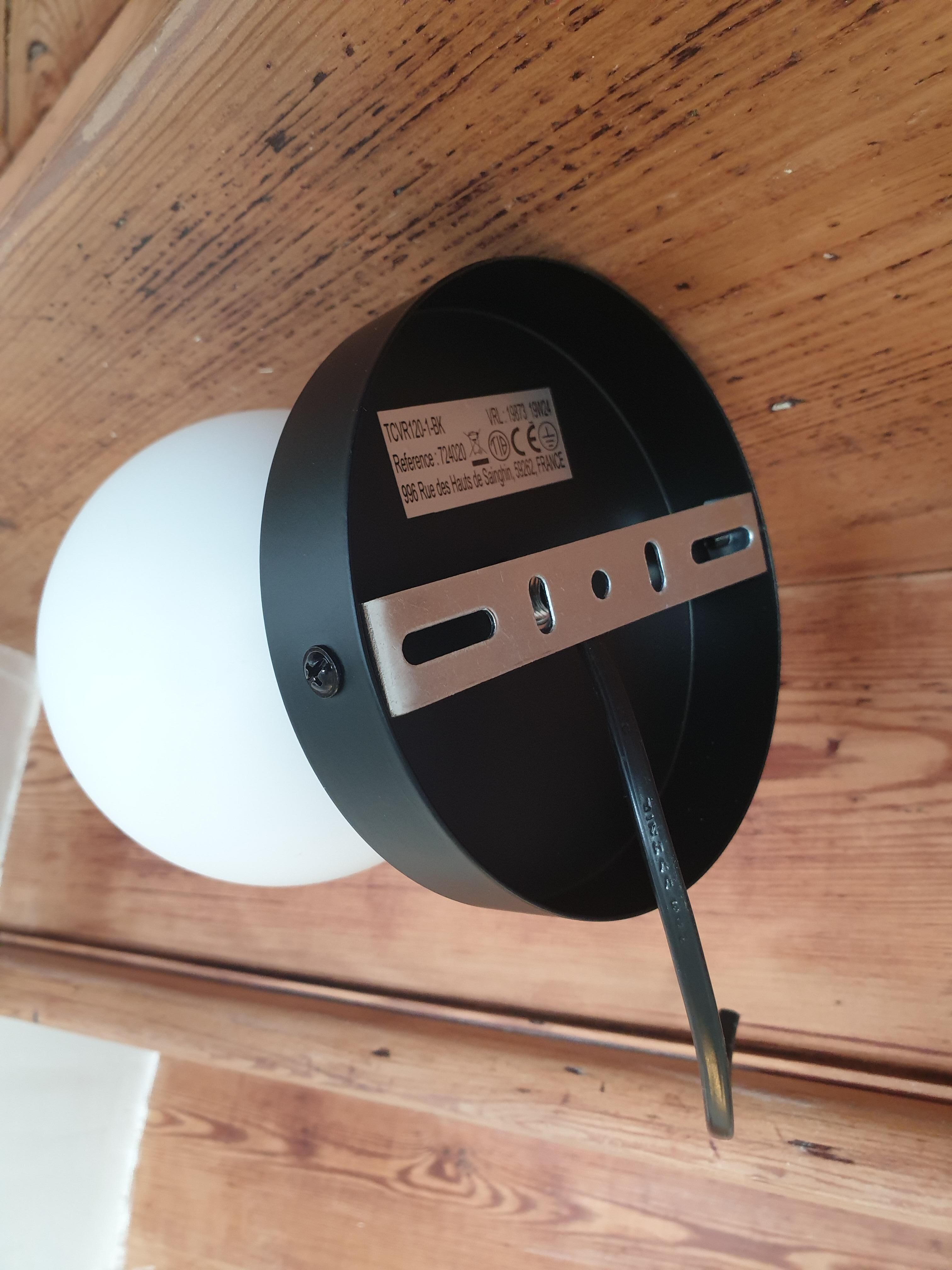 Apply matte white opaline ball