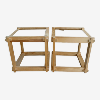 Paire de tables d'appoint en bois et verre fumé années 60