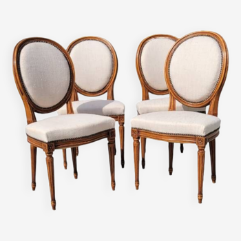 Ensemble de 4 chaises médaillon style Louis XVI