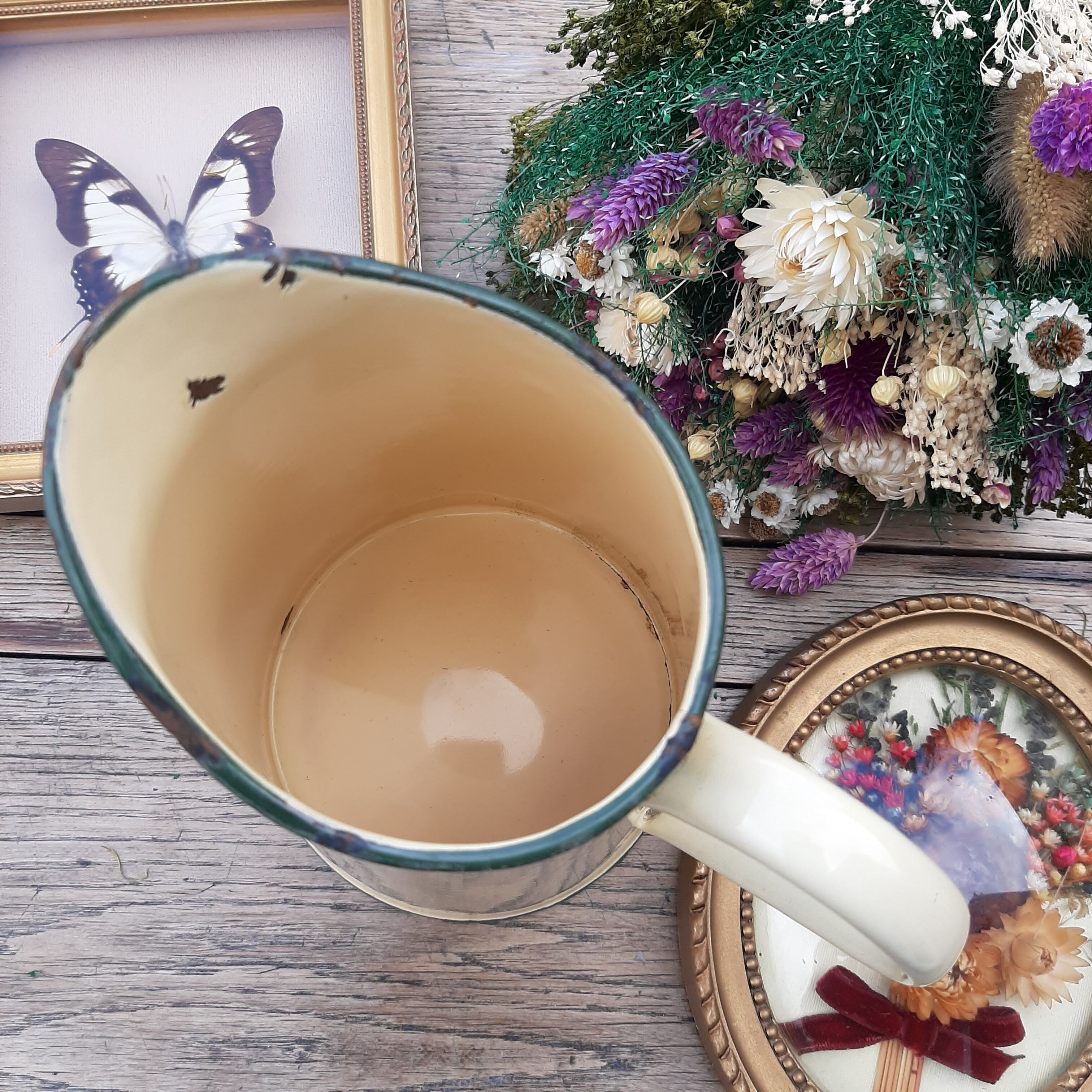 Broc enamelled sheet metal