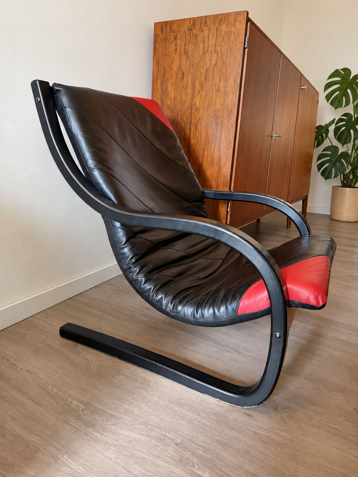 Space Age Ellipse lounge chair