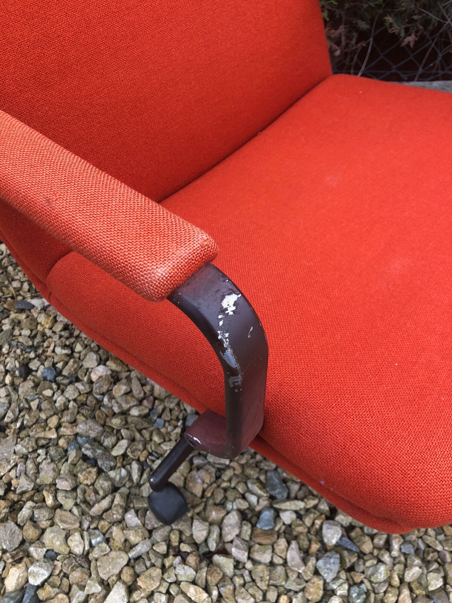 Pair of armchairs by Harcourt Geoffrey for Artifort