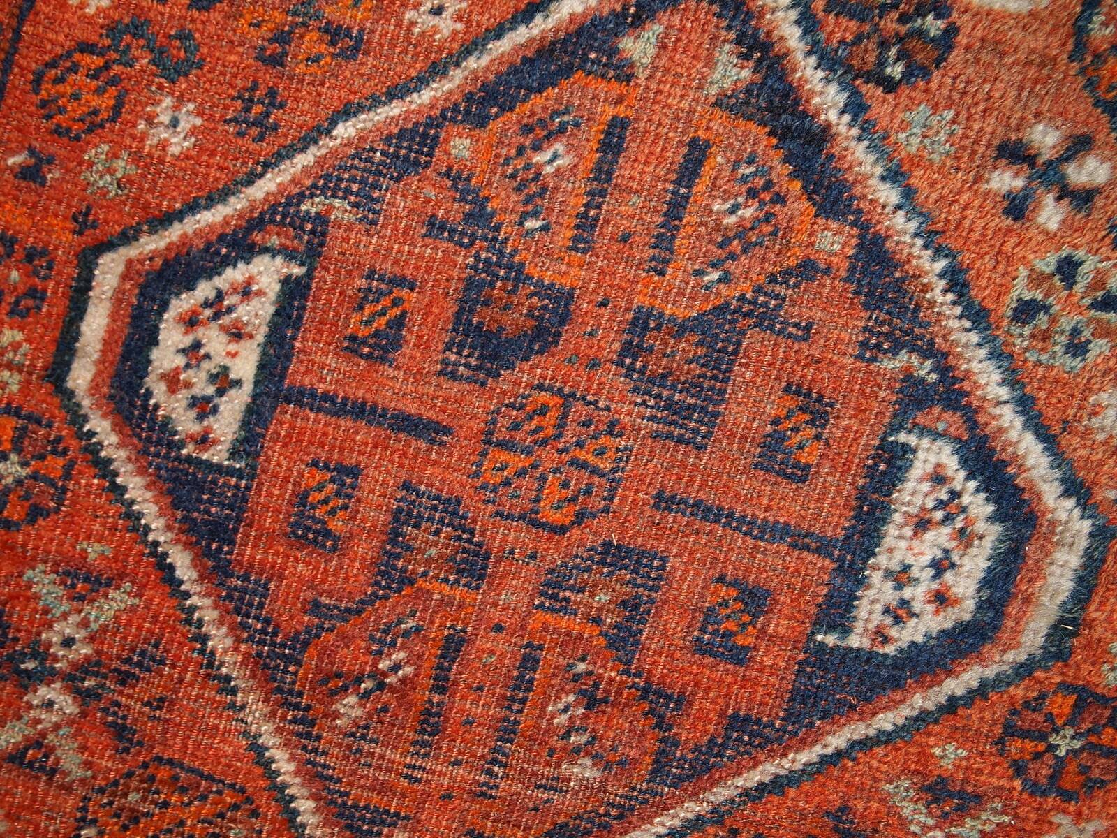 Tapis Antique Shiraz en Laine, Début du XXe Siècle, Élégance Historique