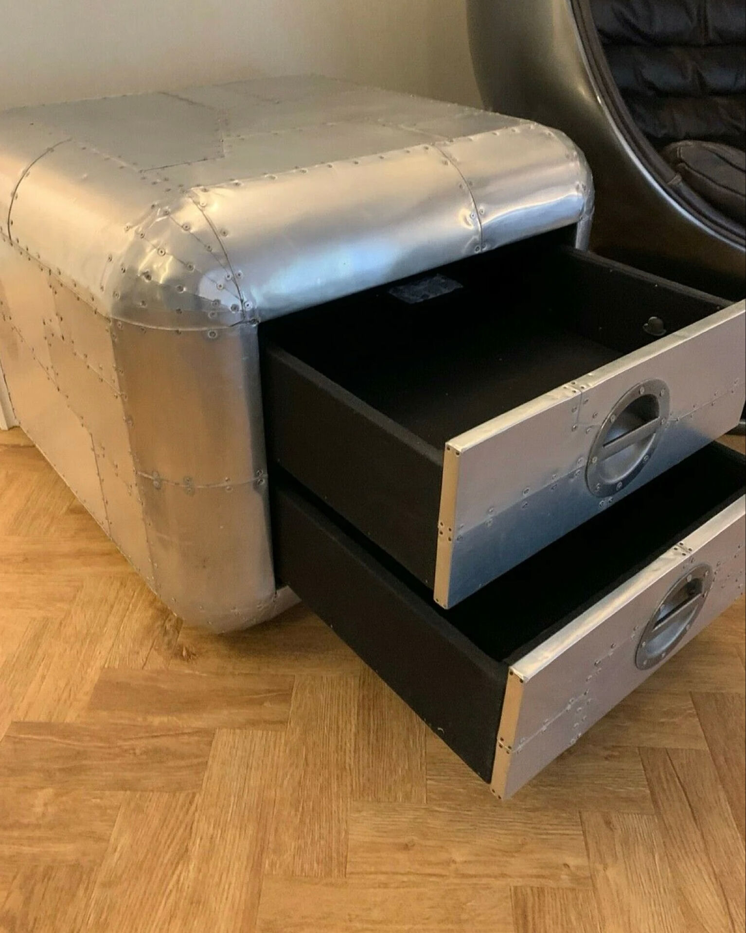 Timothy oulton aviator black hawk bas de commode