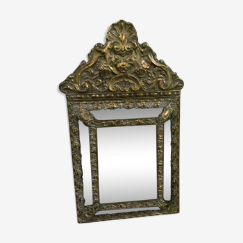 Miroir a par-close en cuivre repoussé XIX siècle h 59 X l 34 cm