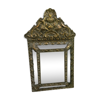Miroir a par-close en cuivre repoussé XIX siècle h 59 X l 34 cm