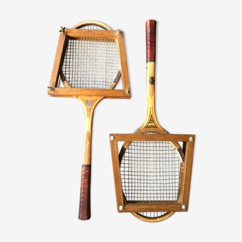 Paire de anciennes raquettes de tennis en bois avec cadres années 50