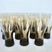 Série de 12 verres en verre soufflé