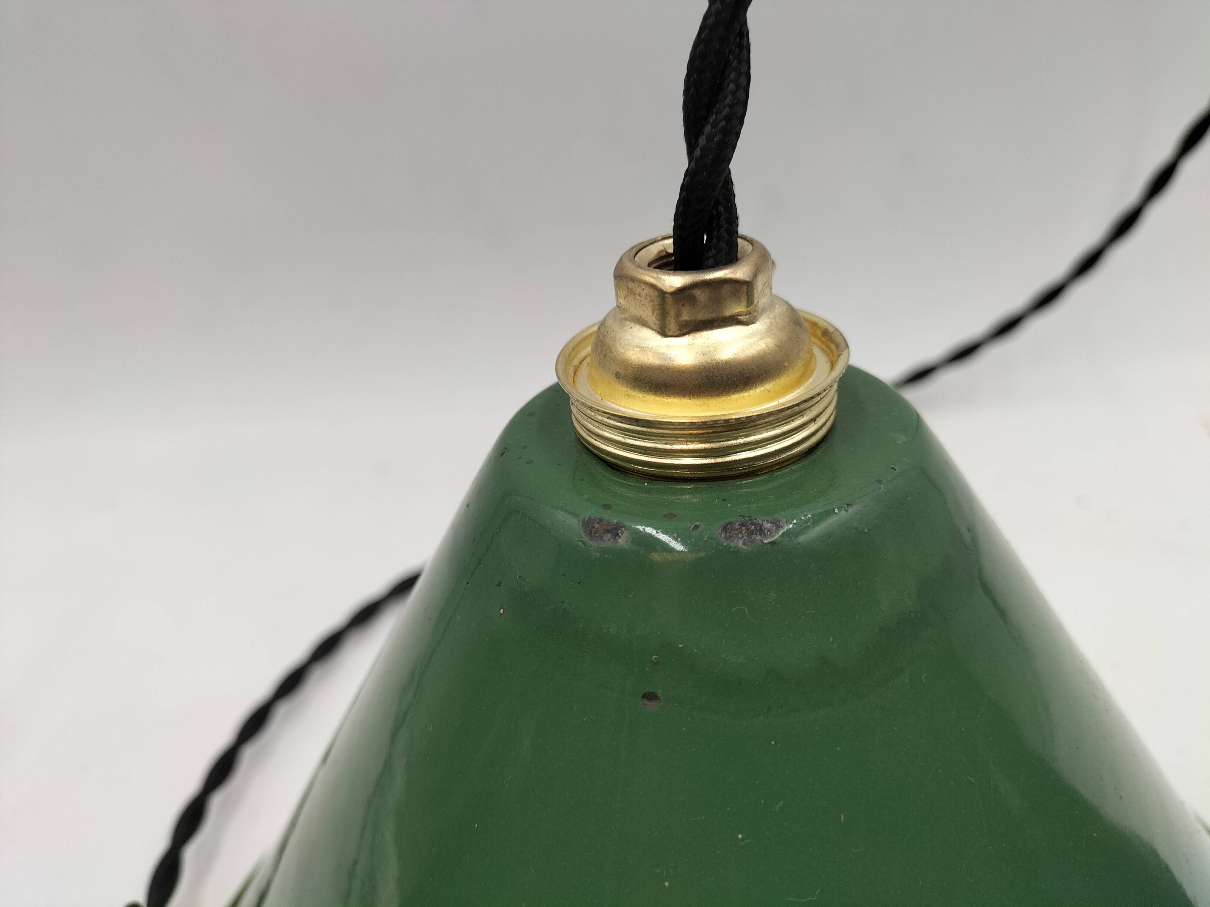 Enamelled sheet metal suspensions