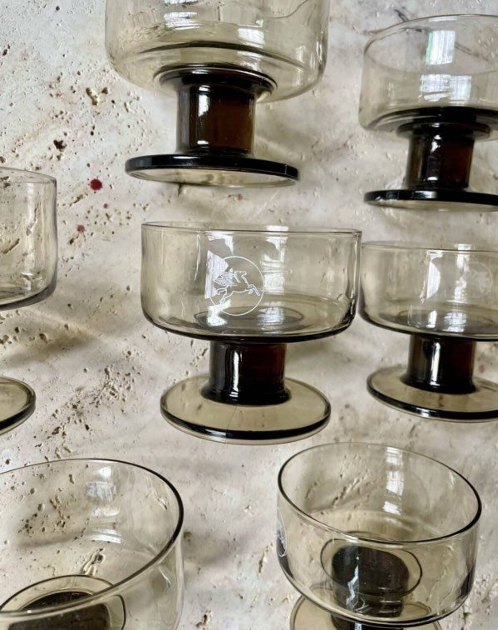 7 stemmed glasses, smoked glass, Mobil