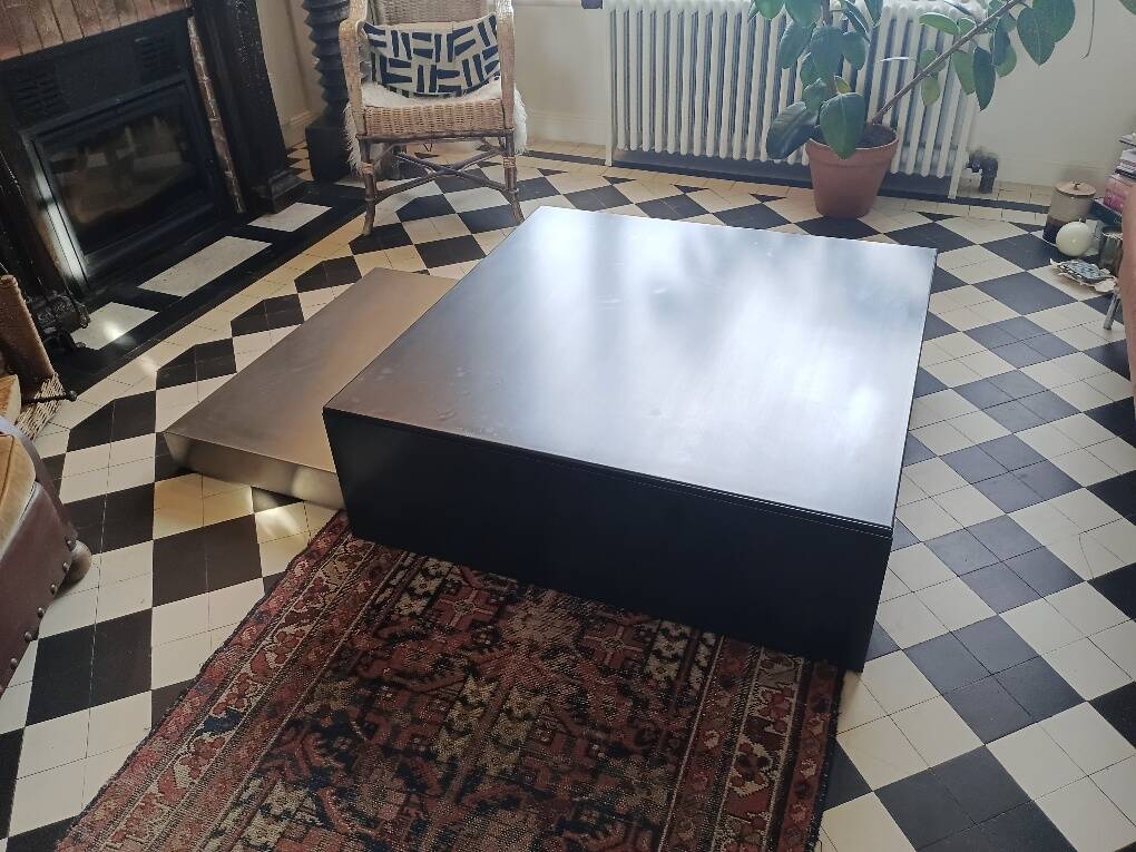 Zeus coffee table "Max & Moritz"