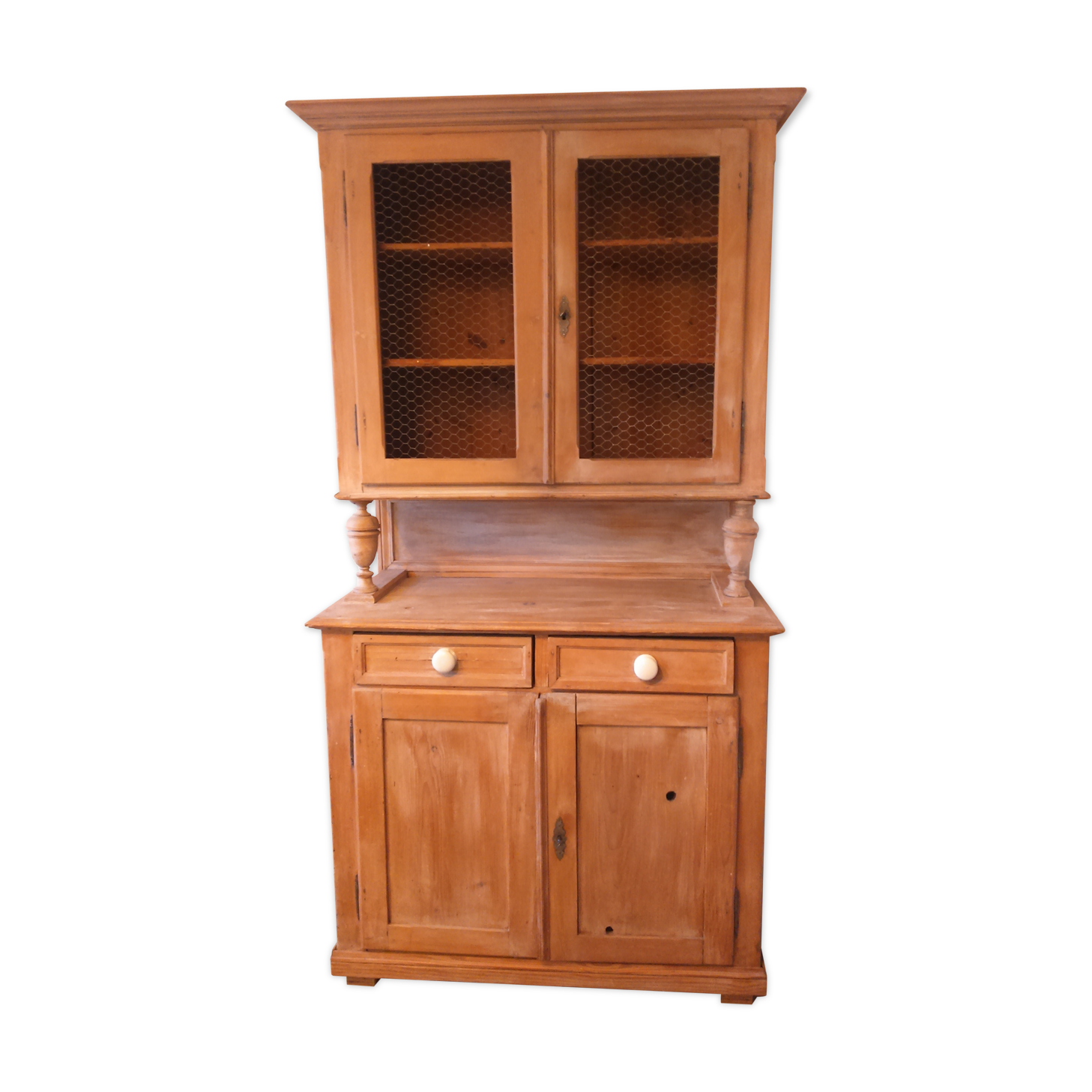 Pretty Dresser former country shabby