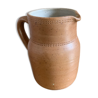 Sandstone pitcher