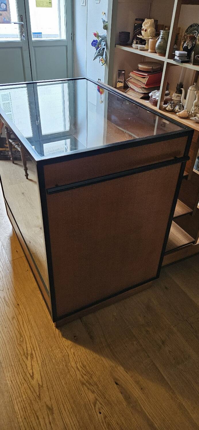 Blouse shop furniture