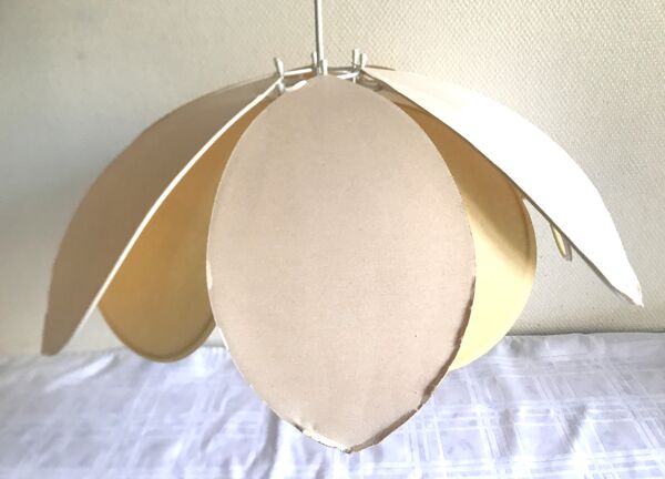 Suspension fleur pétales