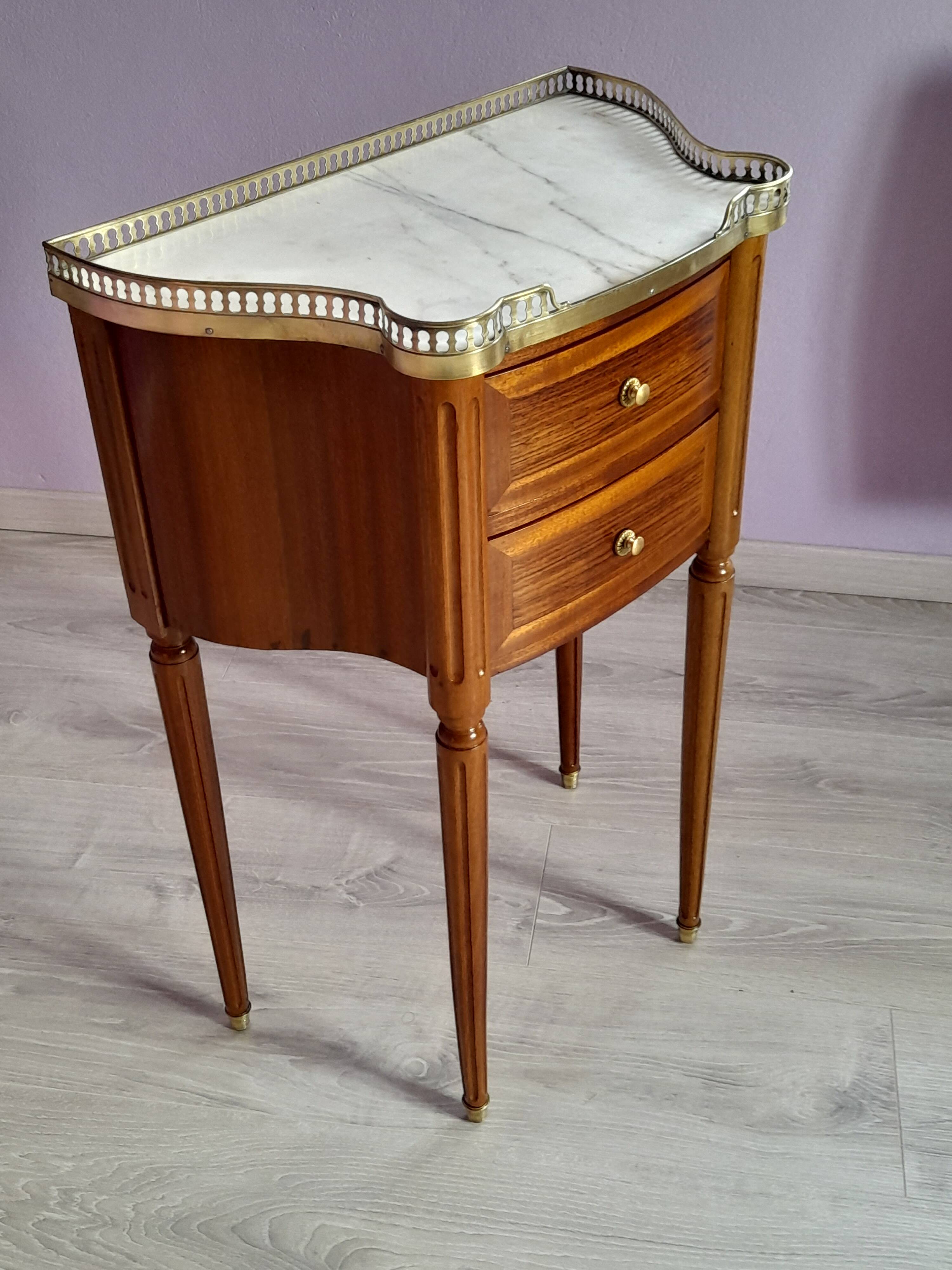 Meuble d'appoint Louis XVI -  19 ème siècle