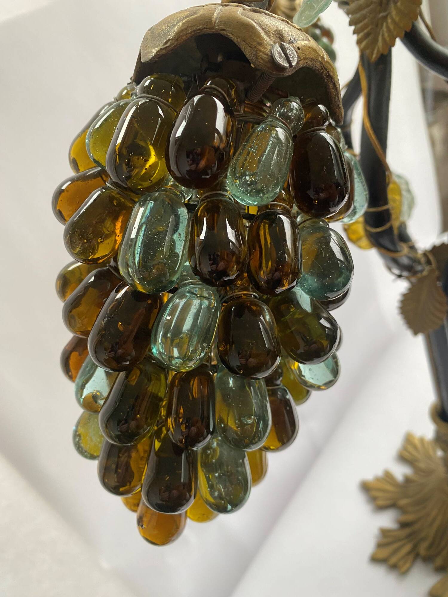 Large grape cluster lamp, Murano glass, 1950.