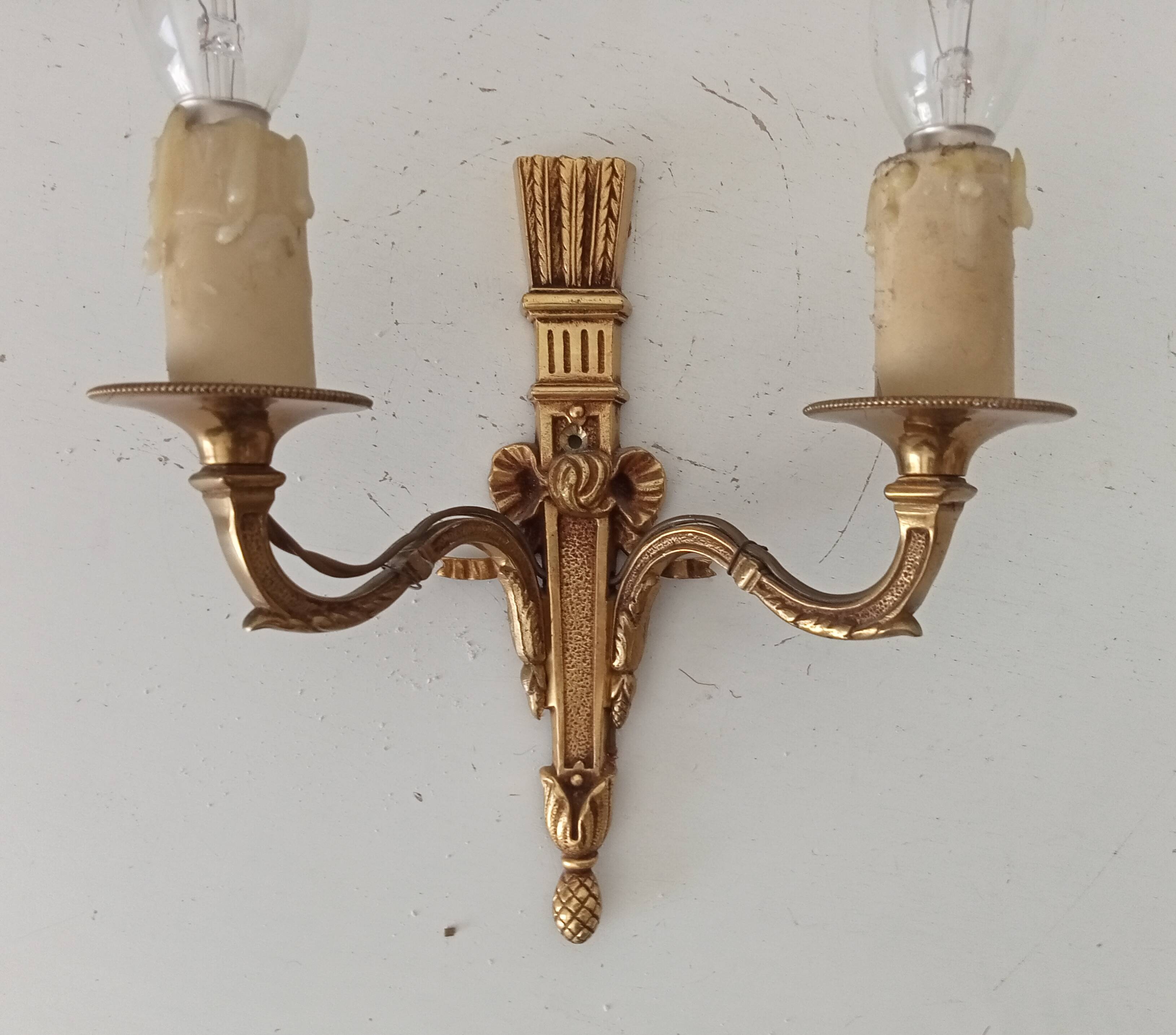 Vintage wall sconce in gilded brass, Empire style.