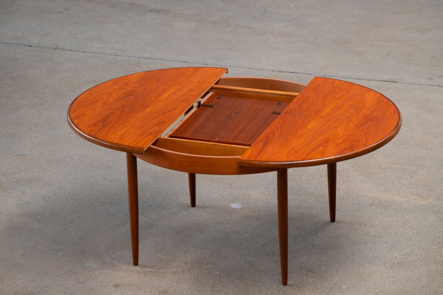Scandinavian table G-Plan 1960