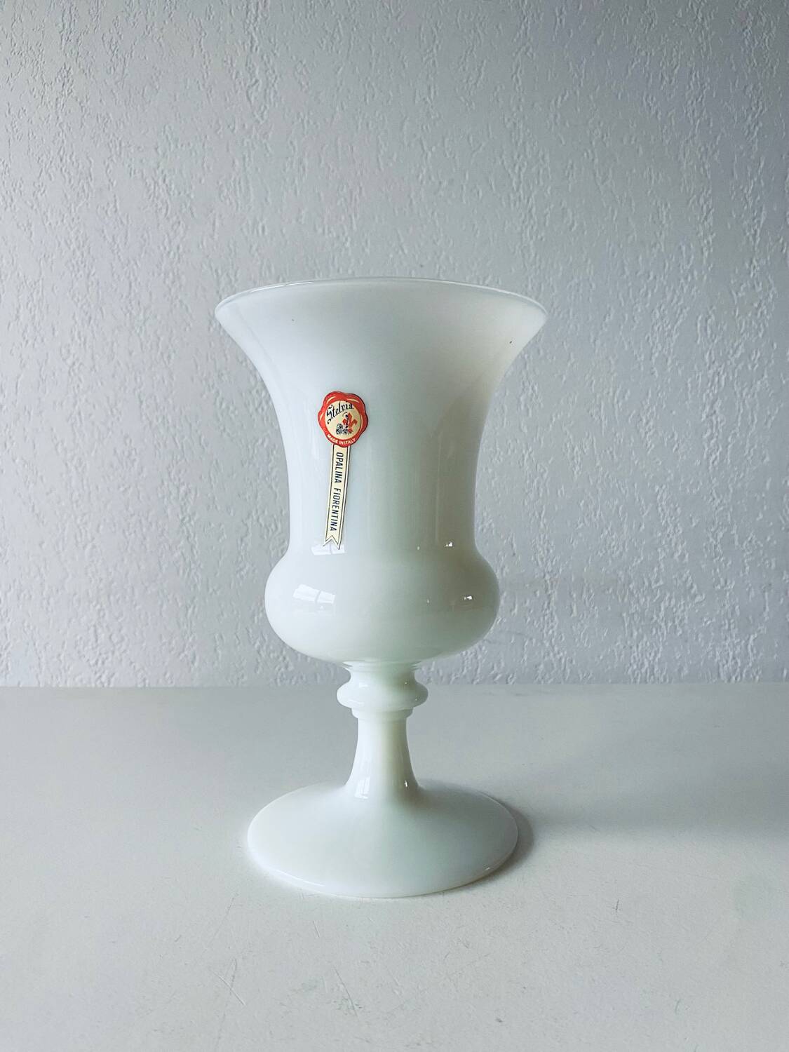 Large antique vase in white opaline from Florence