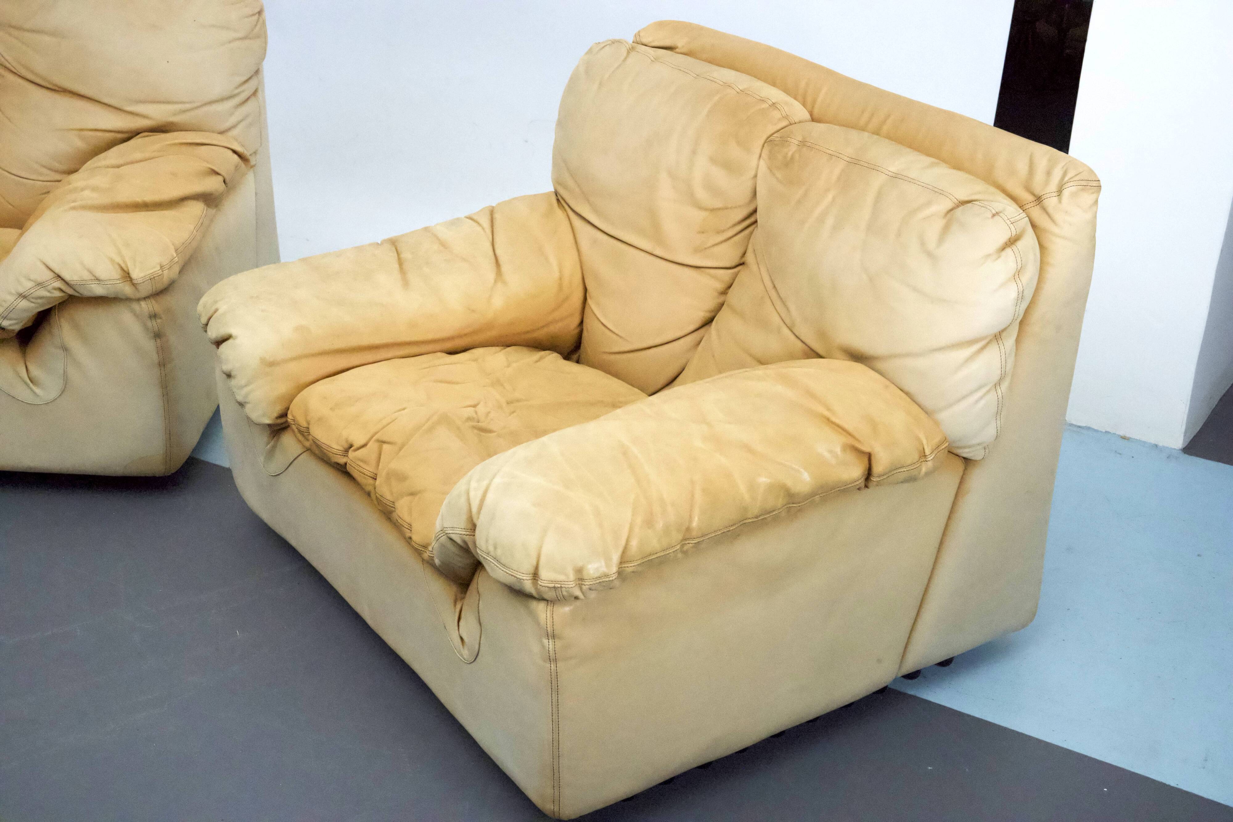 Vintage pair of leather armchairs by Ammannati and Vitelli for Brunati, Italy 1970s.