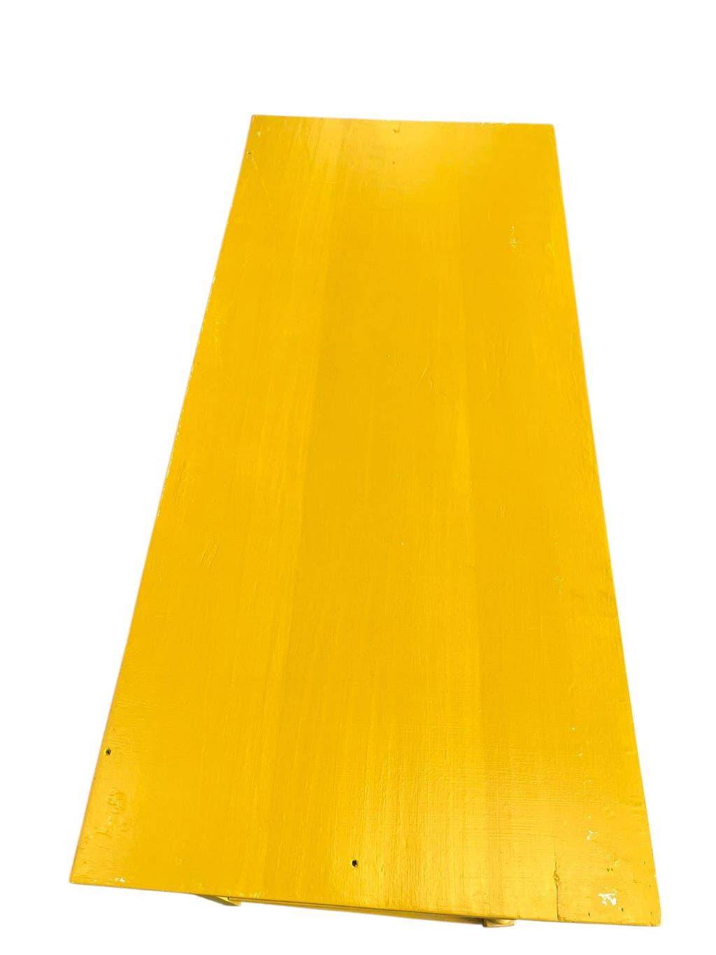 Table d'appoint/console vintage en bois jaune soleil