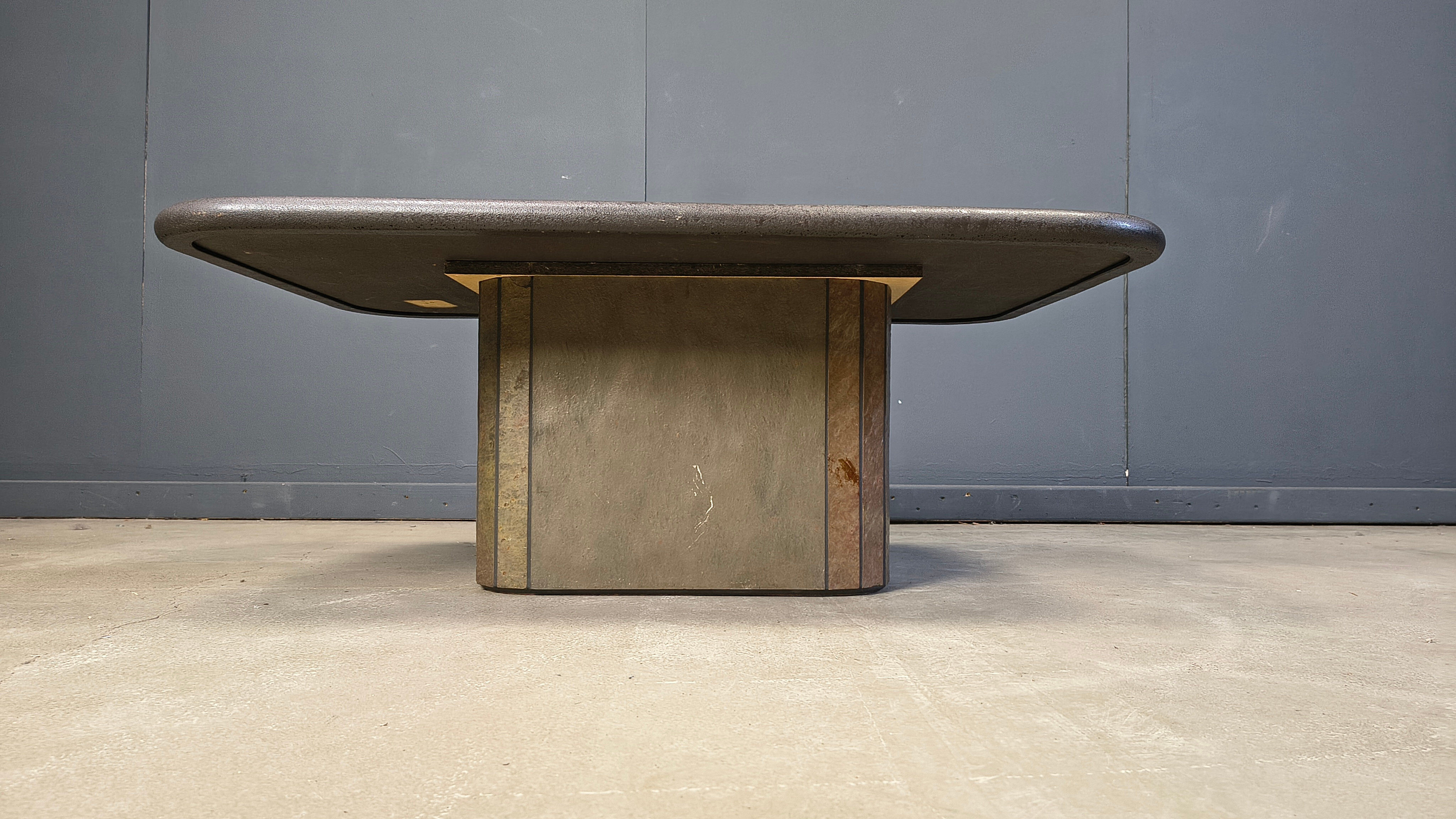 Table basse attribuée à Paul Kingma, années 1980.