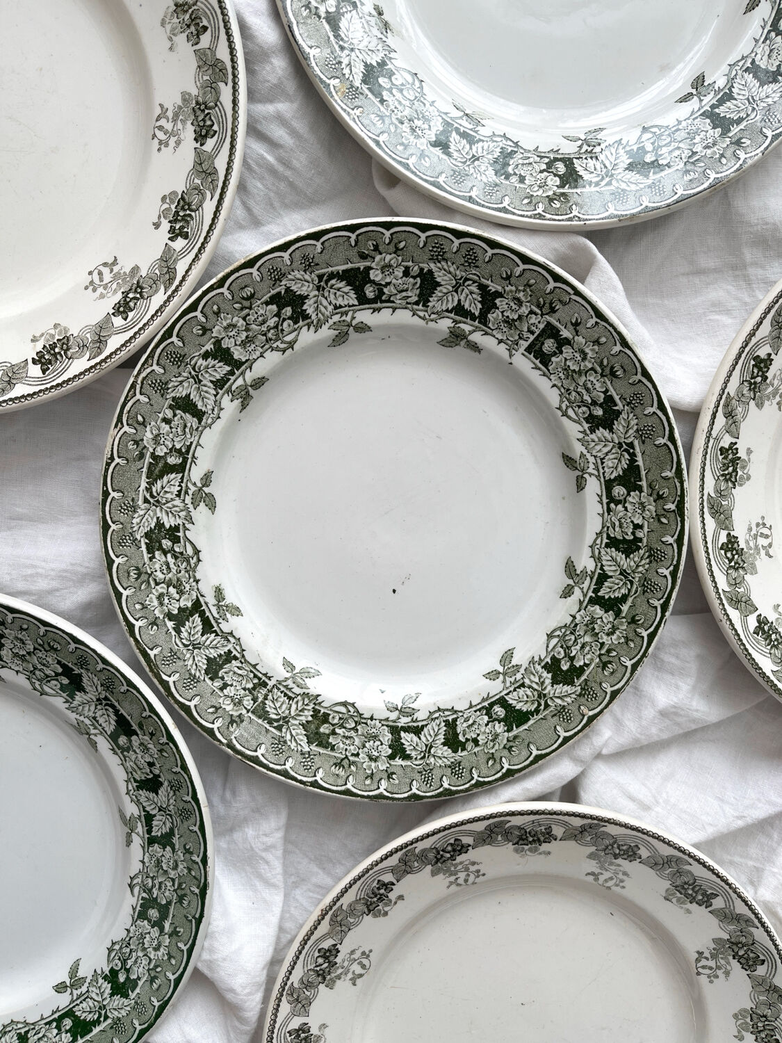 6 mismatched ironstone flat plates Murier Violetta