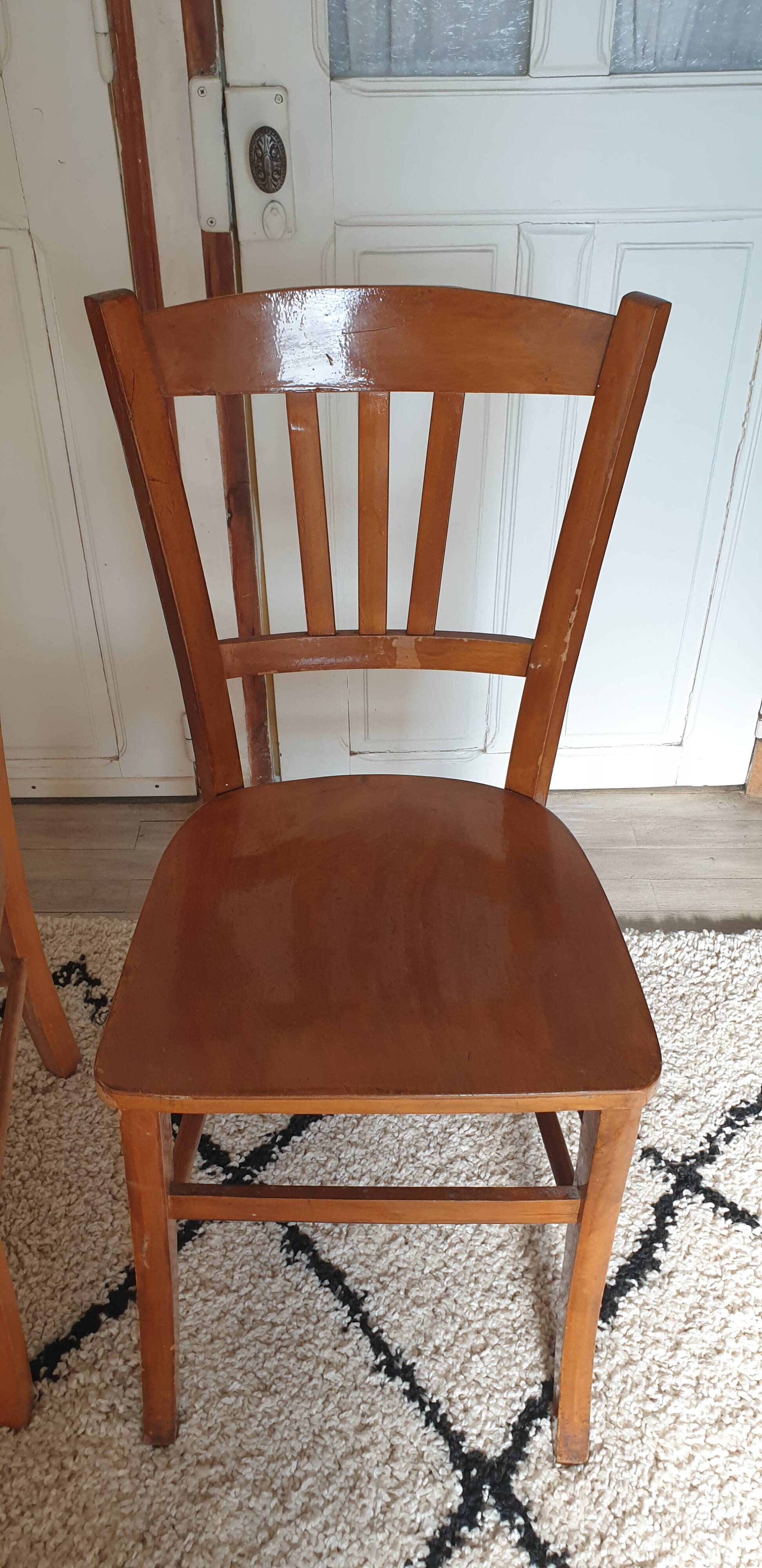 Quatre chaises bistrot