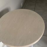 Beautiful little round pedestal table