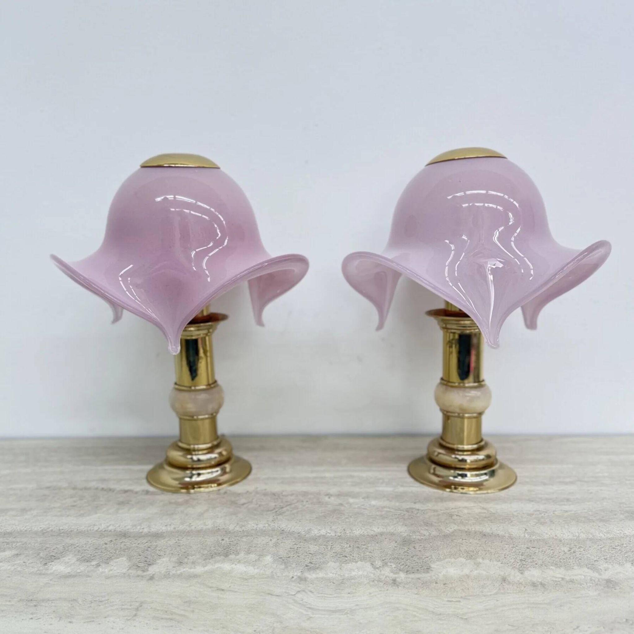 Set of 2 pink Murano glass table lamps with alabaster detail, 1970s