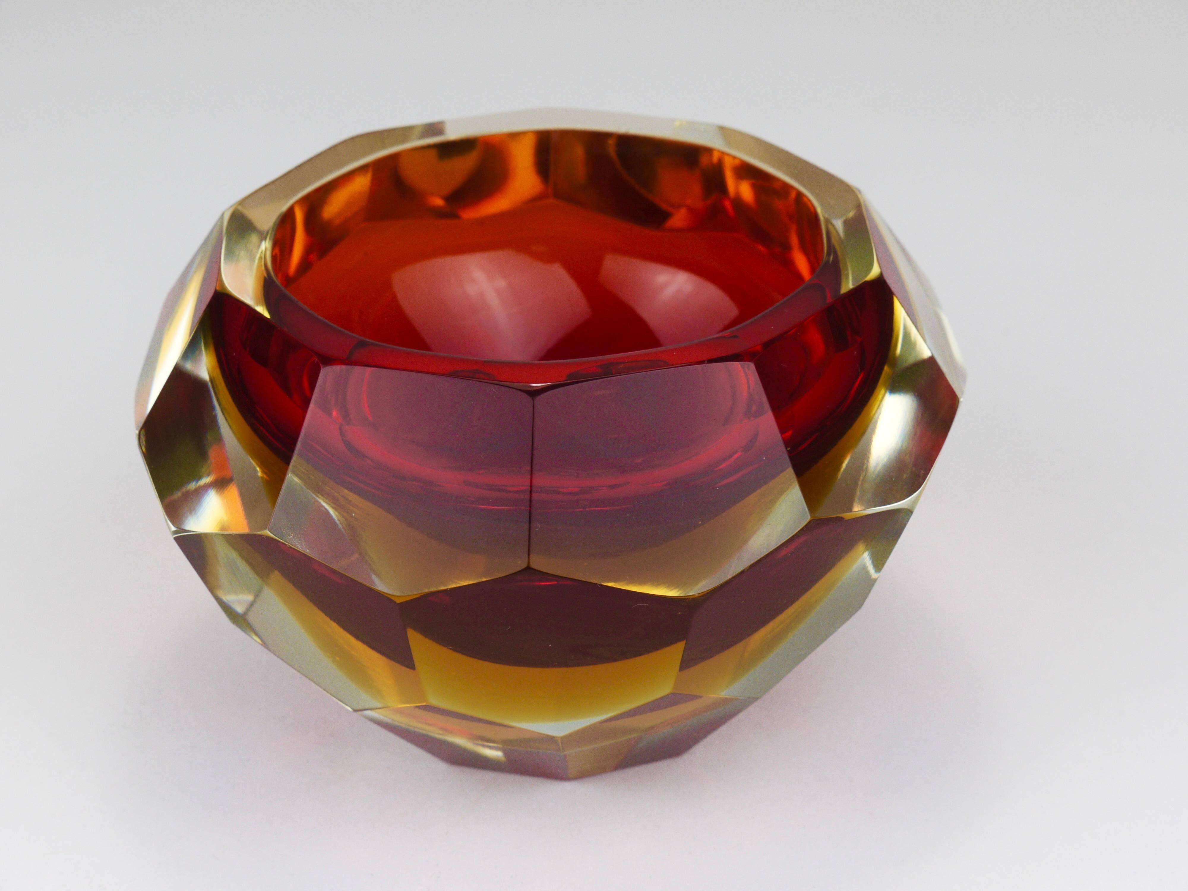 Mandruzzato Sommerso Bol Facetté en Verre Murano pour Caviar, Italie, 1960s