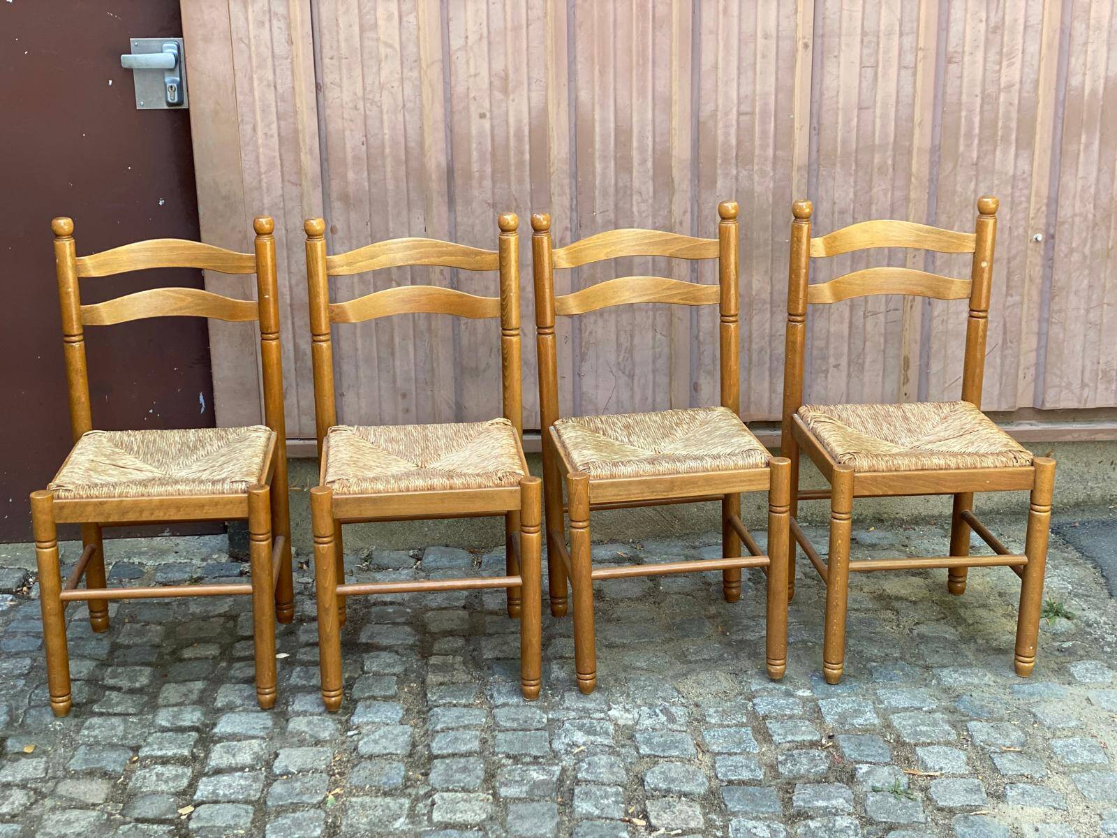 4 chaises de cuisine en bois massif paillées