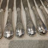 12 couteaux de table en métal argenté orfèvre Christofle Marly