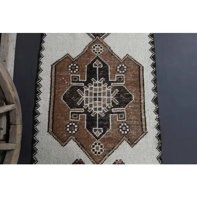 1970s Vintage Turkish Oushak Diamond Wool Runner 91x313